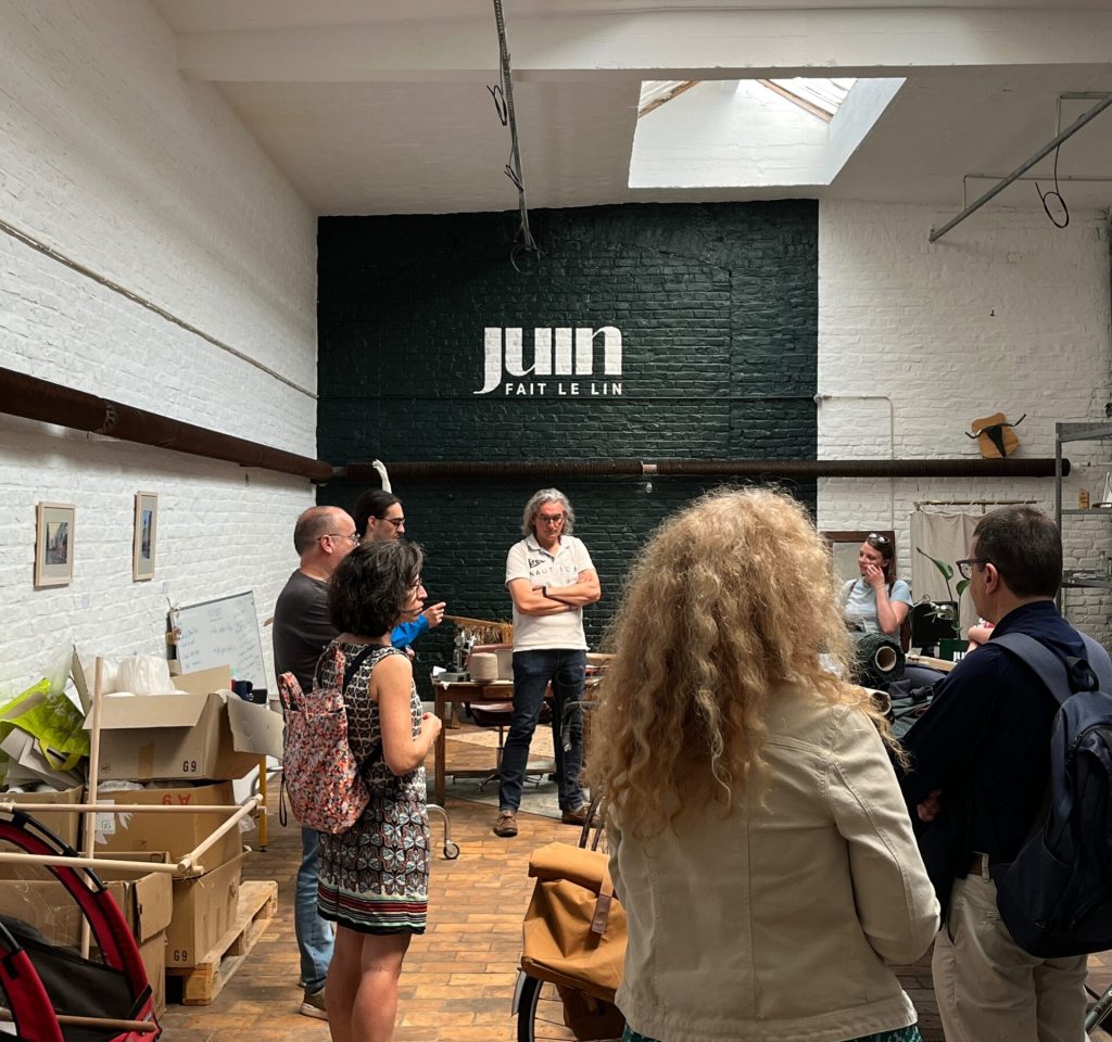 Visite de Juin fait le lin